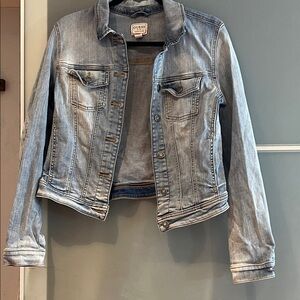 GUESS Women's Faded Blue Jean Jacket